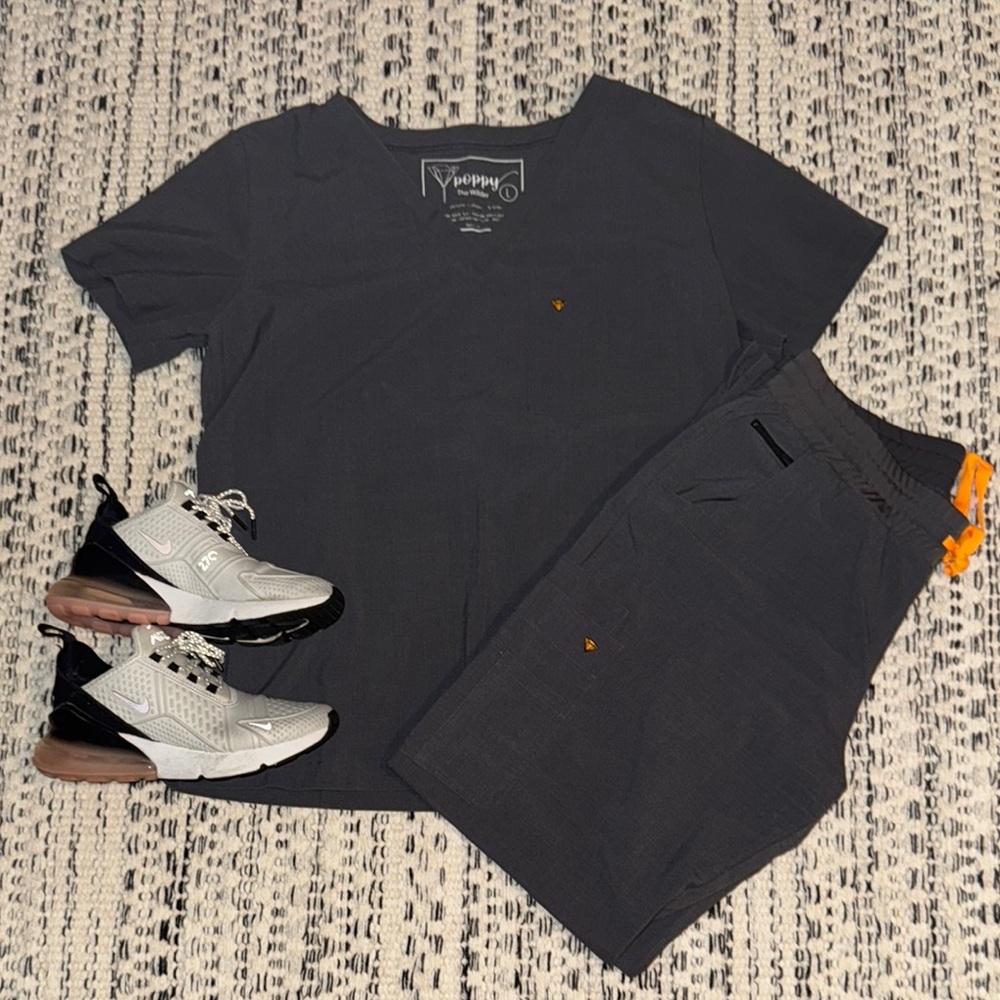 Poppy Charcoal grey scrub set